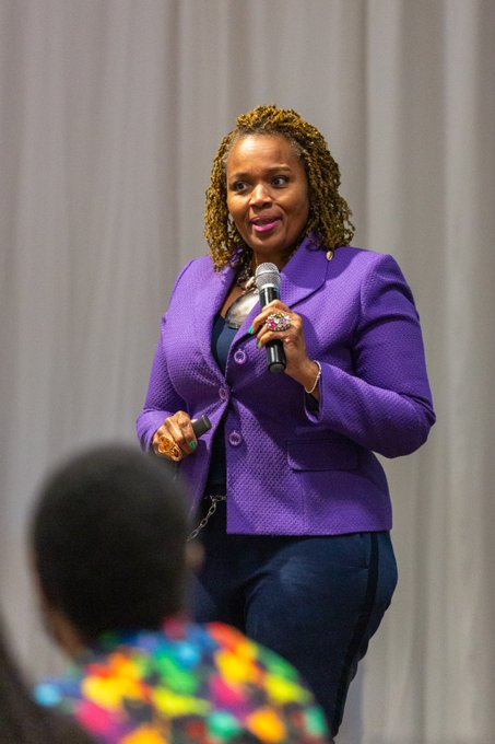 ISBEnews's tweet photo. Our Chief of Staff @DrKimako presented an update on our equity efforts this week at @ilprincipals annual #ILGrowSummit. That means she had a LOT to talk about! #OutAndAboutWithISBE https://t.co/rMHohwuXue