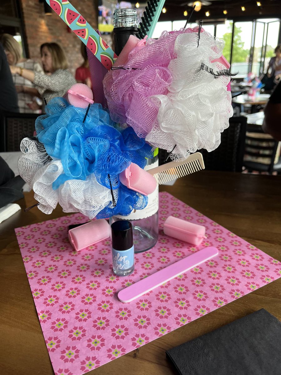 CComFoundation's tweet photo. Giving Hope, Women's Giving Circle, an affiliate of LIA awards $12,800 in Grants to local charities that support girls women and families
Guiding Harbor
Leo Rising
New Hope Center for Grief Support
Ply-Canton Community Literacy Council
Plymouth Community Foster Closet
Vista Maria https://t.co/l4BF7JCHpU