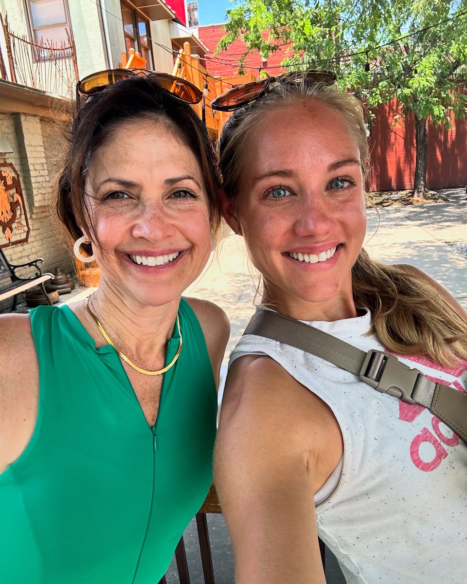 Lunch date. Some people are just good for the soul 💞