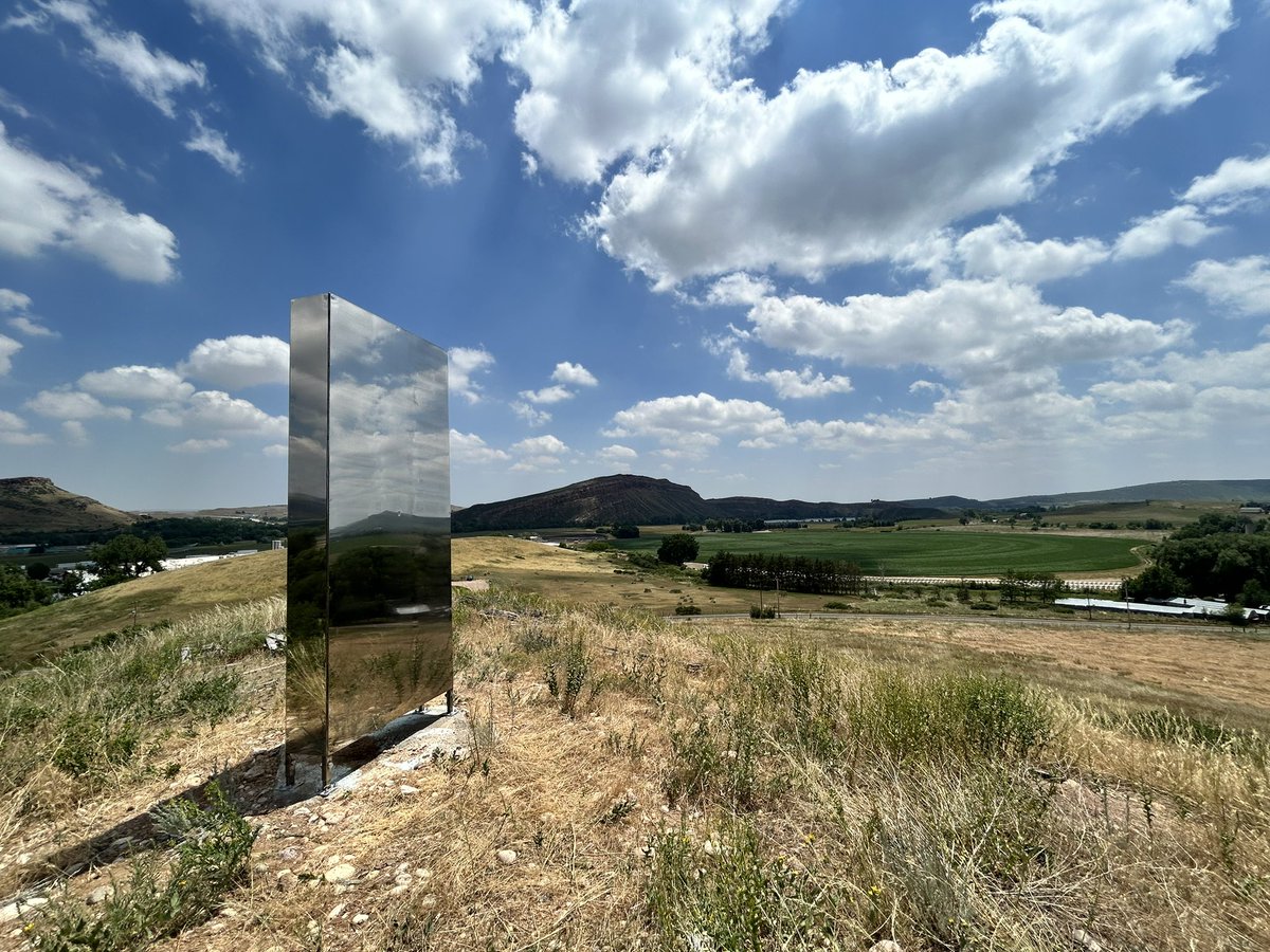 Big question in #Bellvue, just west of Fort Collins, who put this monolith up on a hill?! The owners of the land say they have no clue how this got here, but they’re amused by the attention <a href="/DenverChannel/">Denver7 News</a>