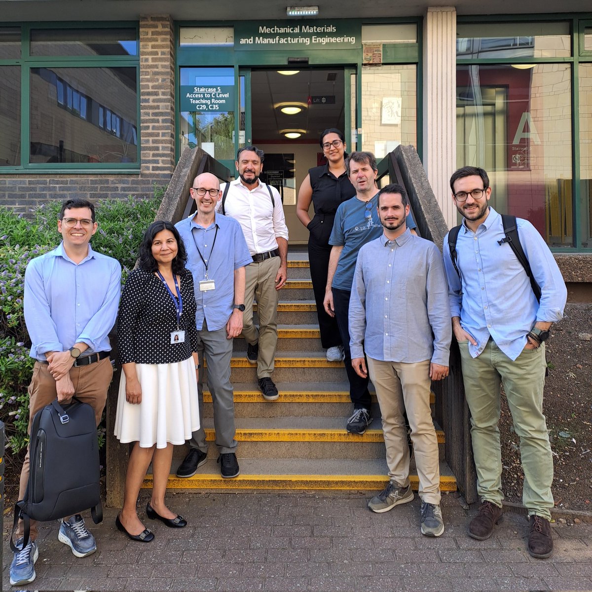 LabORA (@labora_robotics) on Twitter photo Day 2: Nottingham
We end the day visiting the facilities of the faculty of engineering <a href="/UniofNottingham/">Uni of Nottingham #WeAreUoN</a> and meeting the Optics and photonics group, accompanied by the Prof. Steve Morgan Day 2: Nottingham
We end the day visiting the facilities of the faculty of engineering <a href="/UniofNottingham/">Uni of Nottingham #WeAreUoN</a> and meeting the Optics and photonics group, accompanied by the Prof. Steve Morgan