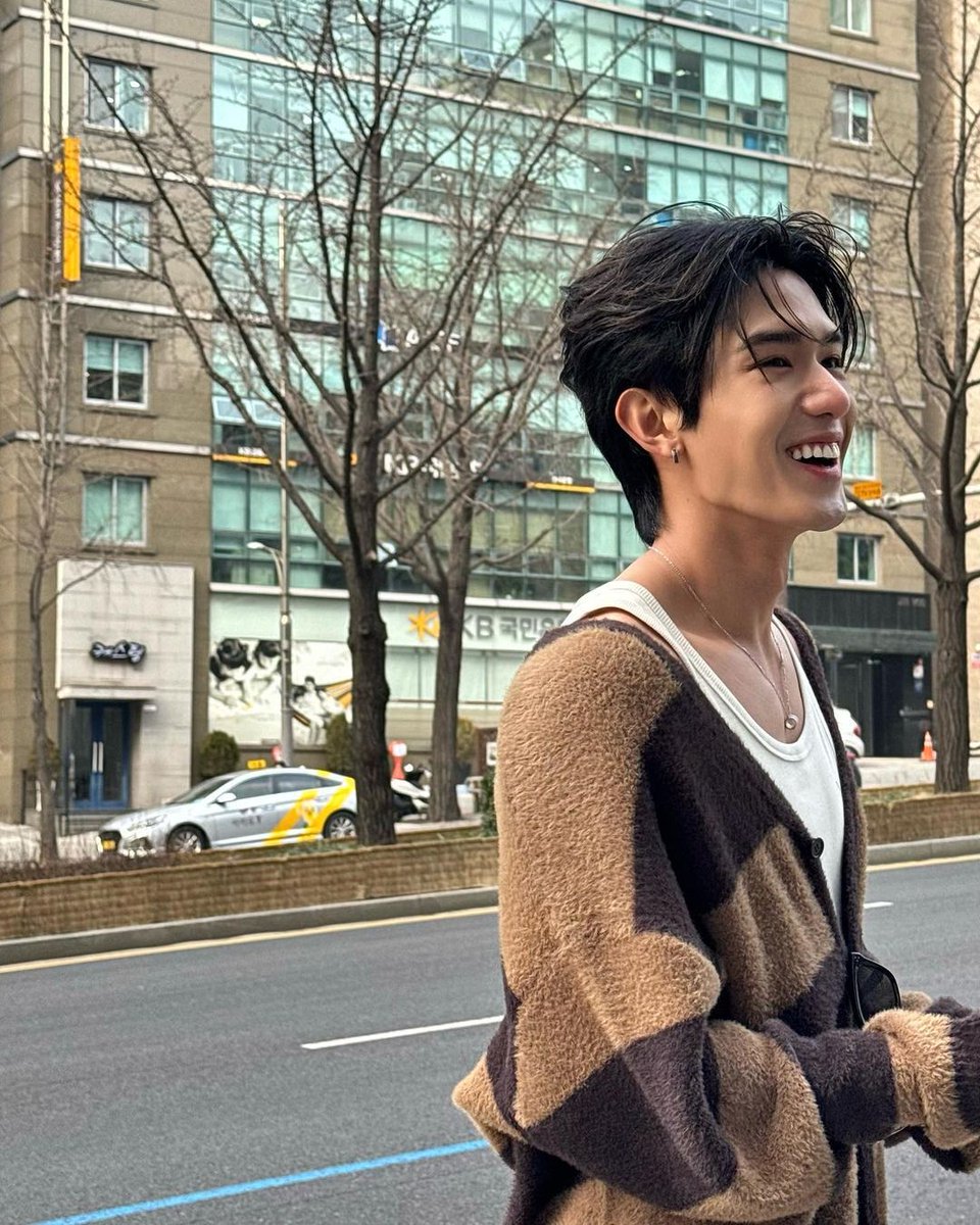 jsyforjamessu's tweet photo. Always I will be by your side my dear P'Net I love you so much you truly deserve all the love you get and I will always support you no matter what happens. I will always be here for you. and continue to love you, you are so precious 🖤 #StillHereWithNet #netsiraphop https://t.co/vIhuwNnKIH