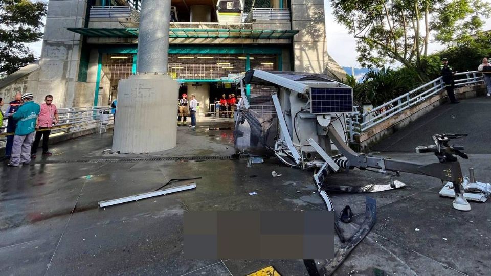 🚠 Cae cabina de Metrocable y muere una persona; 90 pasajeros más quedaron suspendidos en el aire.