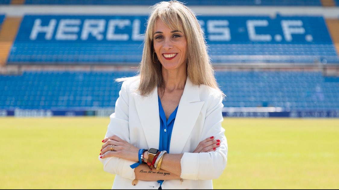 💥Este jueves a las 21,30h en <a href="/NochesdeByA/">🤍💙🤍NOCHES DE BLANCO Y AZUL 🤍💙🤍</a>  tendremos como invitada especial a:

💥María José Marcos <a href="/MJMarcosFuster/">MJMarcos</a> 

💥Nueva Consejera del <a href="/cfhercules/">Hércules CF 💙🤍💯</a> 

💥Será responsable de Marketing, Comunicación y publicidad del <a href="/cfhercules/">Hércules CF 💙🤍💯</a> 

💥Podréis preguntarle en directo

💥Podréis