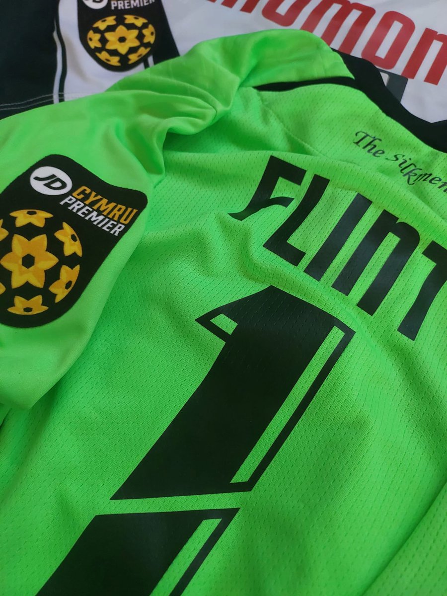 FlintTownFC's tweet photo. 🔜⚫️⚪️

#JDCymruPremier #Silkmen #Ready https://t.co/eyxxxKOJTv