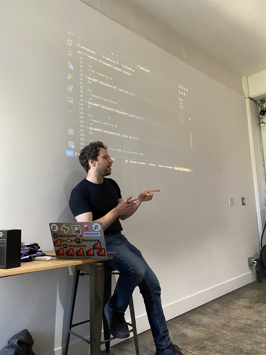 Anca Ghenade tweet media