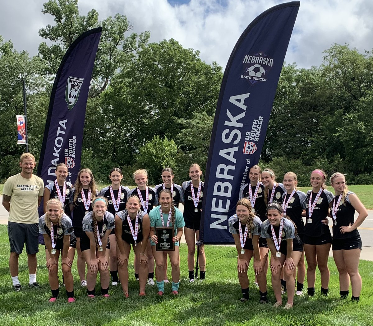 What a joy it’s been watching this team over the years. Some left, we added new, but we all remained family. You sure went out with a bang!!!!🔥 these last 5 days watching you work as a team was awesome!  Congrats on a great season and career !!🖤⚽️🤍 #GEA #BeElite