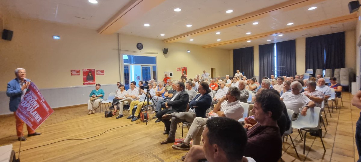Frontpop375's tweet photo. 💪 Nous étions une centaine à Langeais ce soir au meeting de Marina Coccia et Melvin Musset, candidats du #NouveauFrontPopulaire sur le #Circo3705 ! https://t.co/2u4muv9XxN