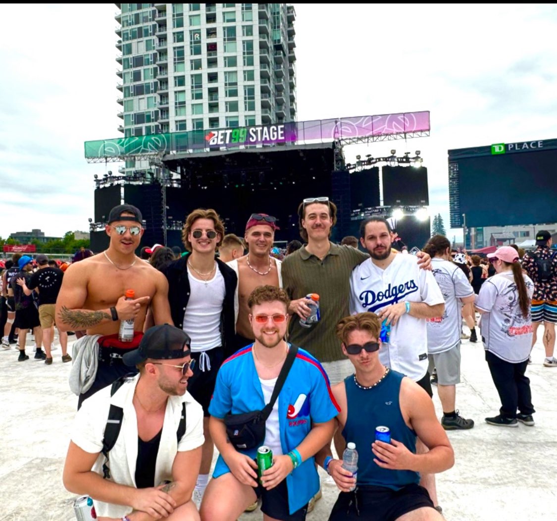Who would have thought that 6 years later after joining a virtual hockey league we would have made friends for life ❤️

3rd year of festival with them already 🎉🍾