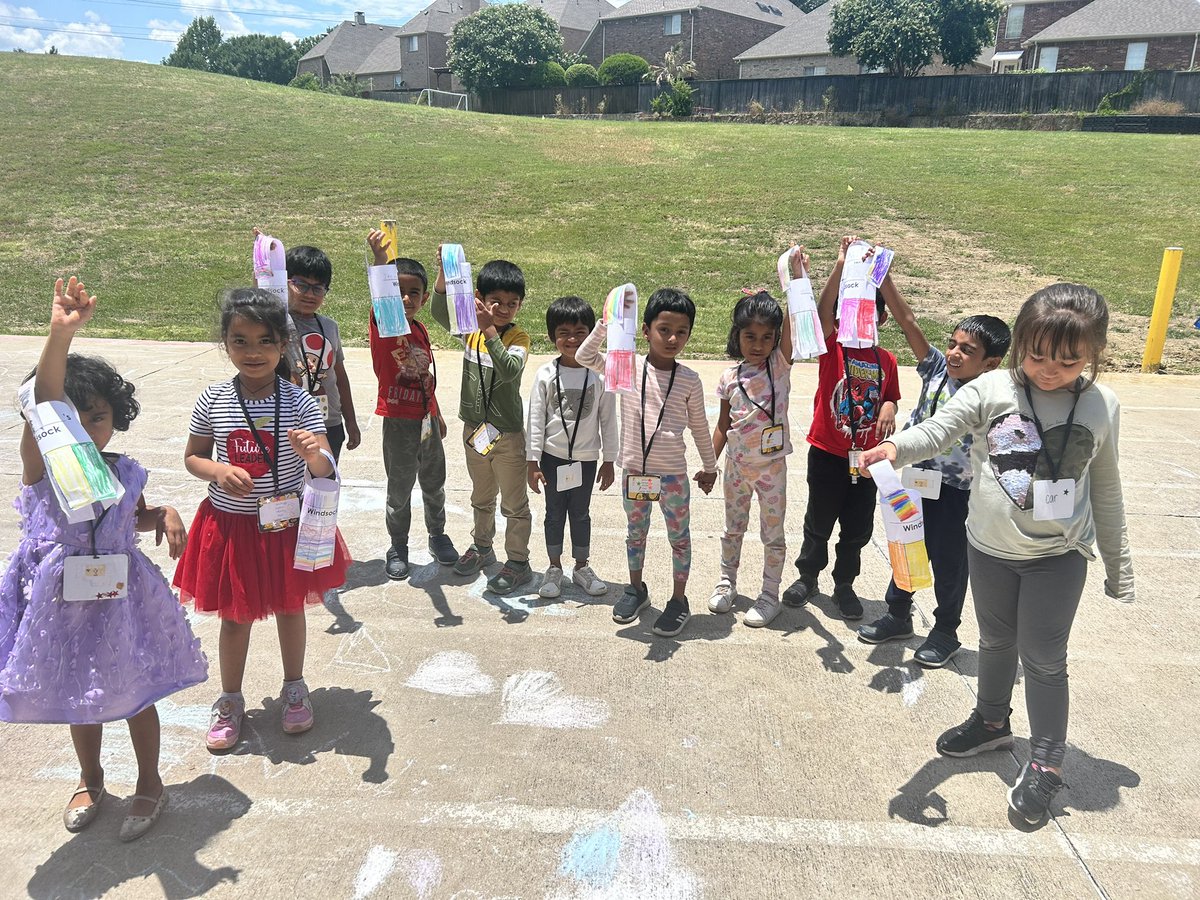 Today we were meteorologists and used our wind socks to measure the wind! #learningthelanguage <a href="/CFBISD/">Carrollton-Farmers Branch ISD</a>