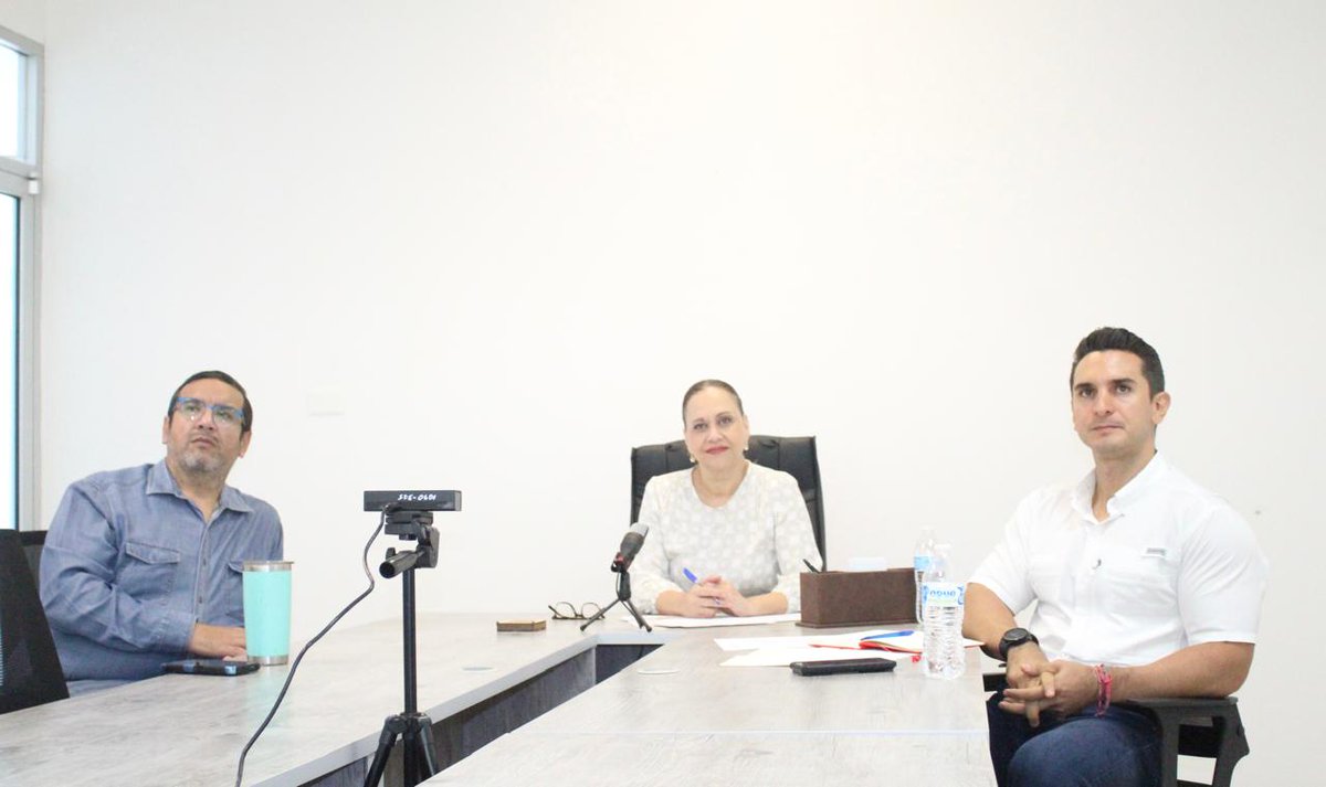 SemadesTabasco's tweet photo. Se llevó a cabo una reunión de colaboración entre @CENAGAS_mx y #SEDENER, encabezada por la Secretaria para el Desarrollo Energético, @MaluSomellera , donde se presentó el proyecto de una alianza estratégica que busca impulsar desarrollo del sector gasífero de Tabasco. https://t.co/LRVHwSuPiW