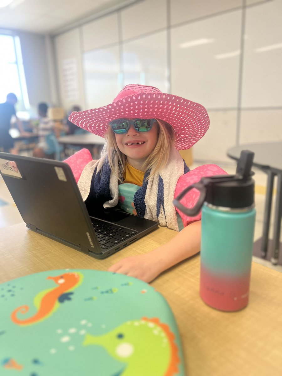 ms_ureteach tweet media