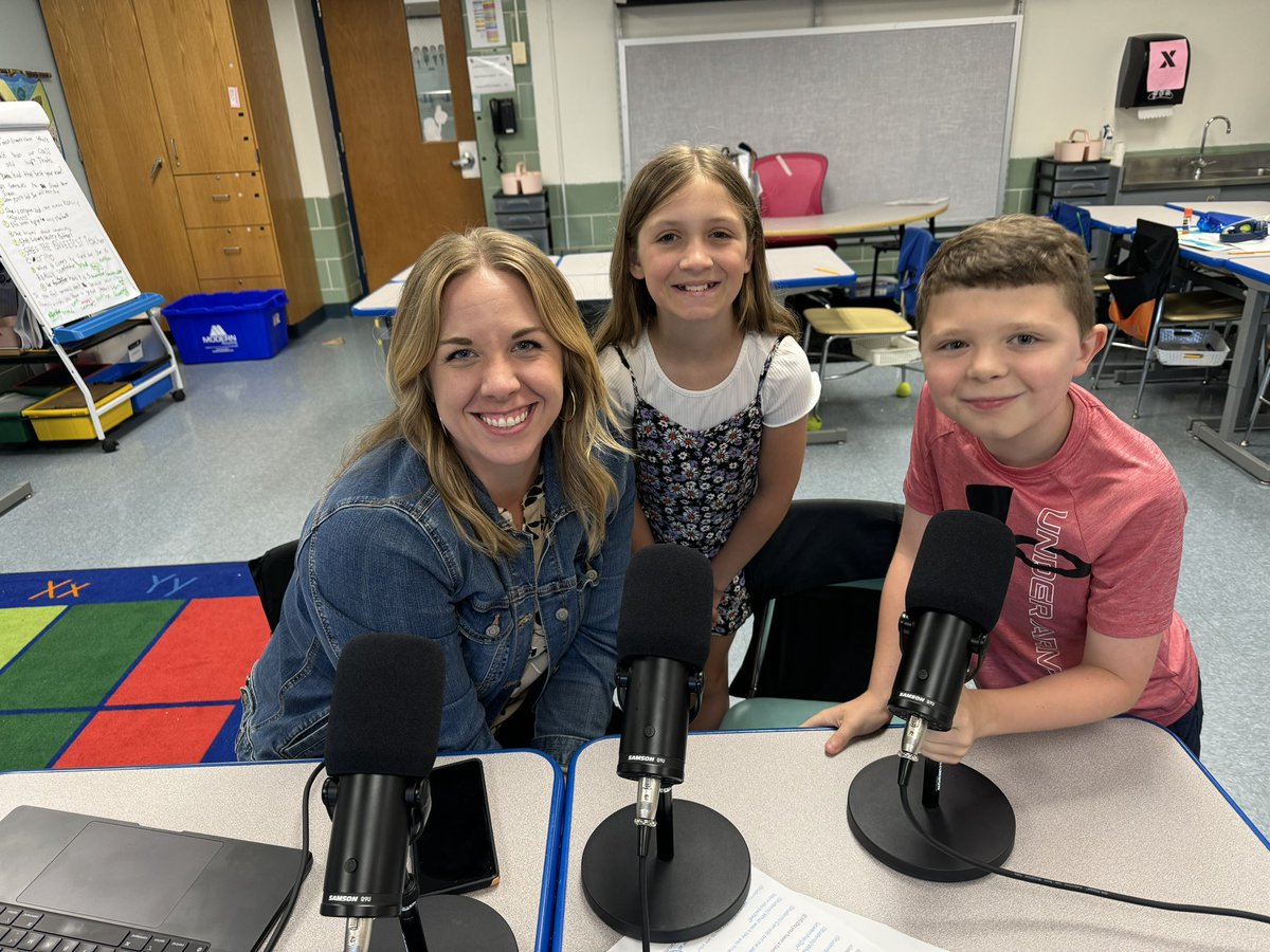 MrsWeiserWR's tweet photo. These 2 leaders had the opportunity to speak about our Leadership Day Action Team on the district’s upcoming podcast 🎤 We can’t wait for the episode to drop! Stay tuned! #StudentVoice @robert_polino @SweetHomeCSD https://t.co/fmbDcmFE0d