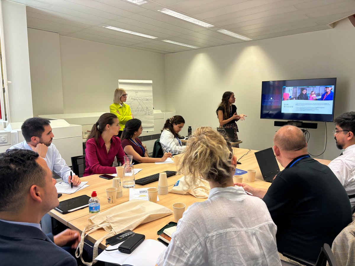 KAS ADELA tweet media