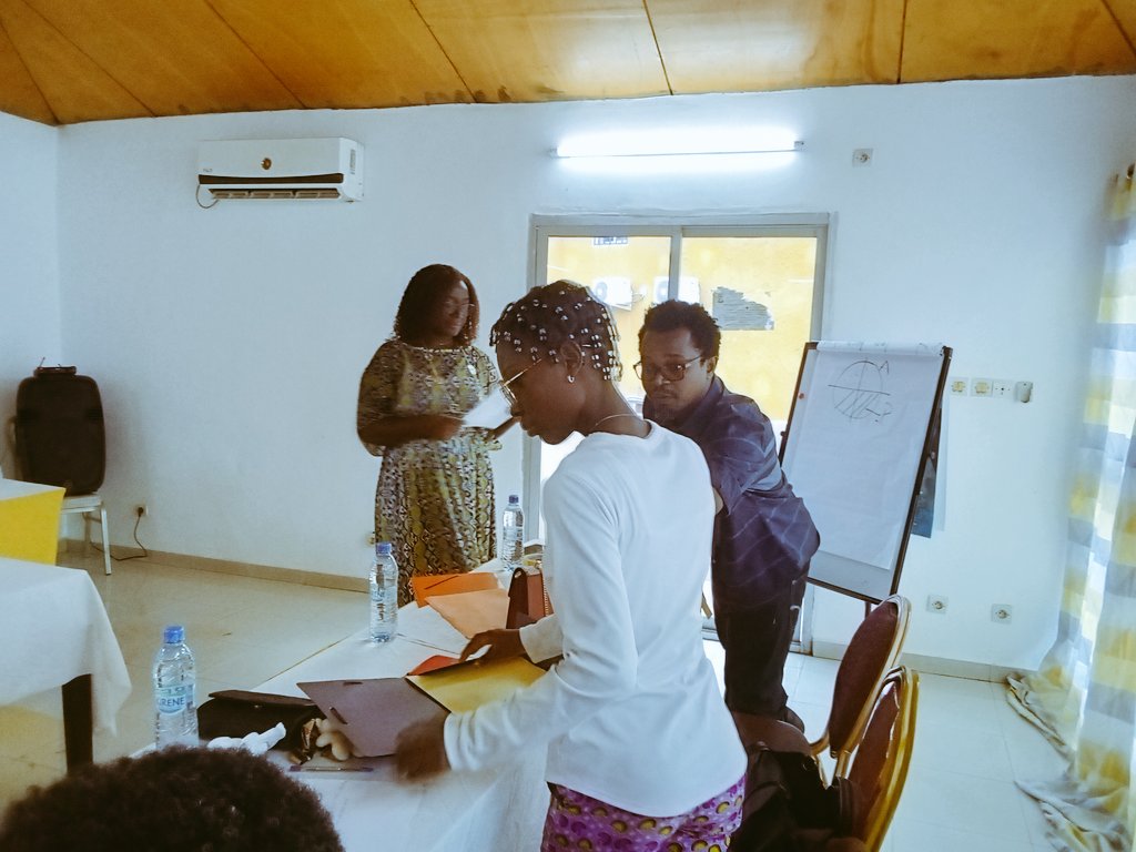 Atelier de rédaction et de validation de la feuille de route dans le cadre du projet Alliance Transformative jour 1 qui se tient ce mercredi 26 juin 2024 sis à l'hôtel le Rocher à Yamoussoukro 
#OngMessi
#AllianceTransformative
#Equipop