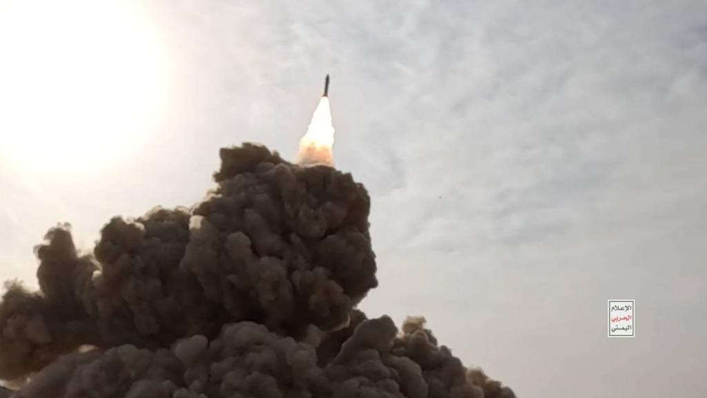 Saf4300's tweet photo. انا لك حين يثقل العالم علي كتفيك😍

#صنعاء_تشاور_غزة #فرط_صوتي https://t.co/sxVVREqOAw