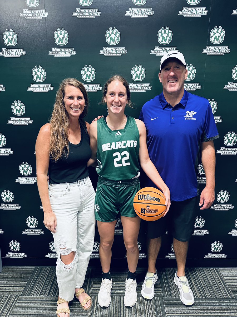 baileybirm's tweet photo. I had a great visit today with @nw_ameyer. I really enjoyed being on campus, learning about the program and the tradition in Maryville. Very grateful to have received an offer from @nwbearcatwbb. https://t.co/B4M6Aomuda