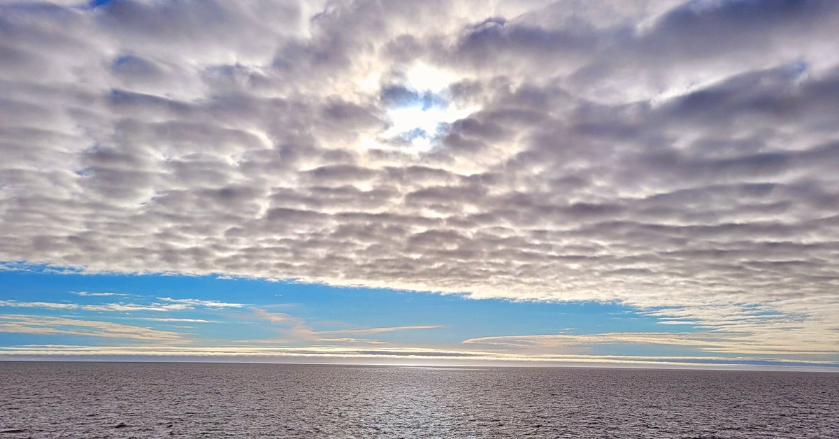 AbedHassoun's tweet photo. Pretty sky โจ๏ธ
#MSM129
#LabradorSea https://t.co/d8htQD7jMN