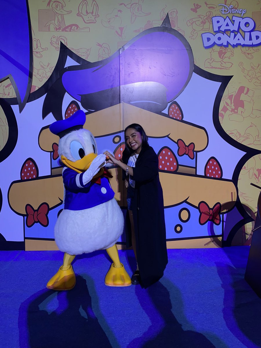 miszhlopezv's tweet photo. feliz cumpleaños donald 💙💛🎉
#DonaldDuck #donald90 https://t.co/p9LkJIGdWK