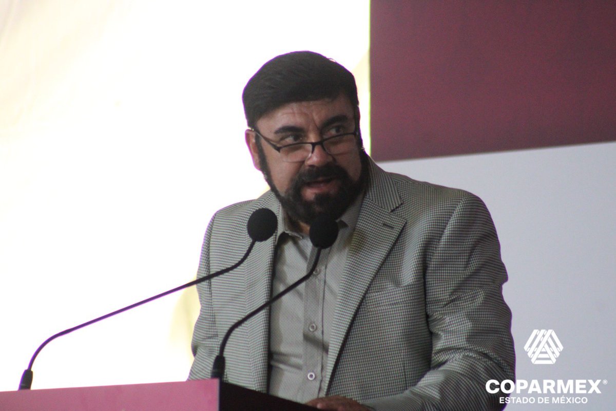 COPARMEX_Edomex's tweet photo. 👷🏼 Para fortalecer el crecimiento de nuestra entidad, se llevó acabo la entrega de las autorizaciones para la construcción de conjuntos urbanos y condominios en el municipio de #Metepec; encabezado por Carlos Maza Lara, titular de @SEDUIEdomex. https://t.co/z8oqYUBjdt