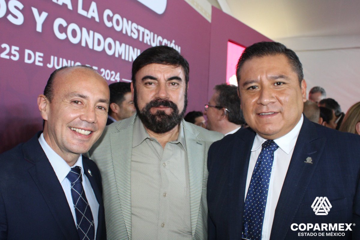 COPARMEX_Edomex's tweet photo. 👷🏼 Para fortalecer el crecimiento de nuestra entidad, se llevó acabo la entrega de las autorizaciones para la construcción de conjuntos urbanos y condominios en el municipio de #Metepec; encabezado por Carlos Maza Lara, titular de @SEDUIEdomex. https://t.co/z8oqYUBjdt