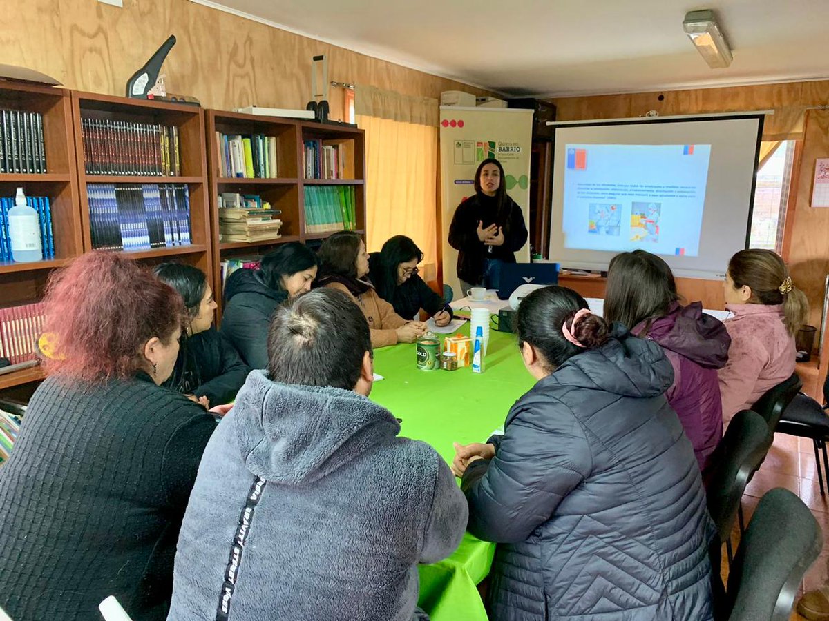 seremisalud8's tweet photo. Equipos de la Autoridad Sanitaria realizan charla de requisitos sanitarios por celebración de San Pedro y el Día del Pescador 🎣 en Tubul, que se celebrará el sábado 29 de junio. 📅 https://t.co/6sQb1GAxqe