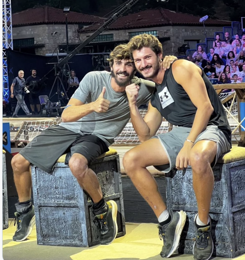 ememre's tweet photo. Tıpkısının aynısı finali izlemek için ekran başındayız😅
Umarım Daniel bir sürpriz yapar😂
#survivorGR #Survivorallstar2024 #BatuhanKaracakaya #DanBat #Daniel https://t.co/gCqNeKX8vH
