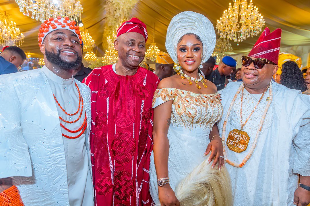 AAdeleke_01's tweet image. #CHIVIDO WEDDING: ADELEKE DYNASTY APPRECIATES WELL WISHERS AND GUESTS

The Adeleke Dynasty of Edeland hereby expressed our heartfelt appreciation to families, friends and associates for gracing the wedding of our son, David Adeleke to Chioma Rowland on Tuesday, June 25th in…