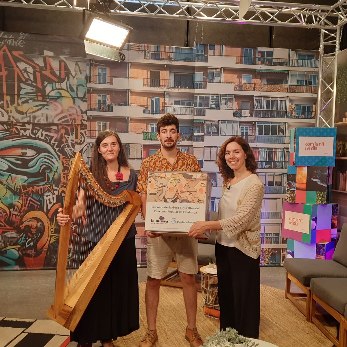 LaMuscaCat's tweet photo. Avui, a @tac12_tv hem explicat el nostre projecte Cançons Retrobades. Encara ens podeu sentir demà, a Montblanc i el dia 5 de juliol a l'Espluga! 
Gràcies per fer-ne ressò! 
@ajmontblanc @Museu_Terra https://t.co/SQls2C6sa4