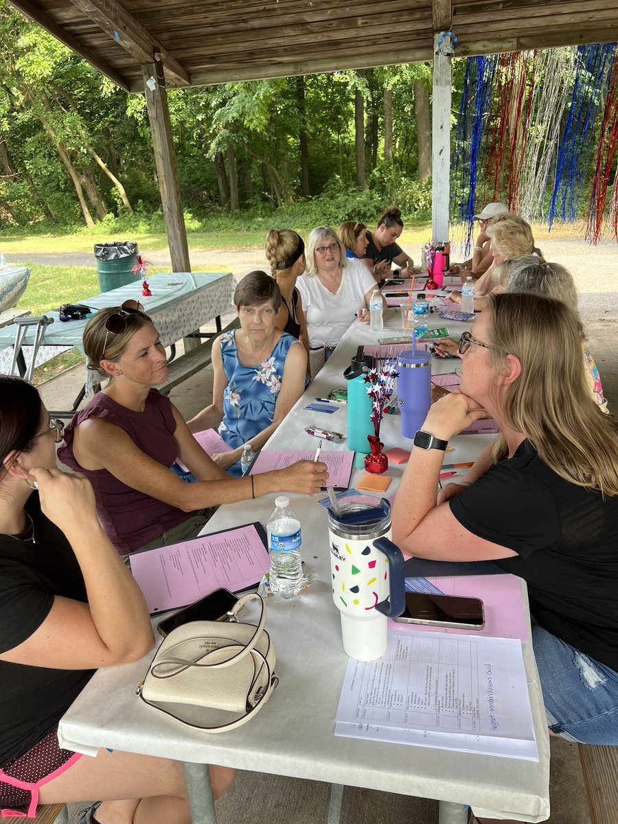 MattCorner_BCPS's tweet photo. It was a great day with @BearCreekES staff as we celebrated the past year and planned for the next! #LevelSetting #Inclusivity https://t.co/bMALDUbpBq