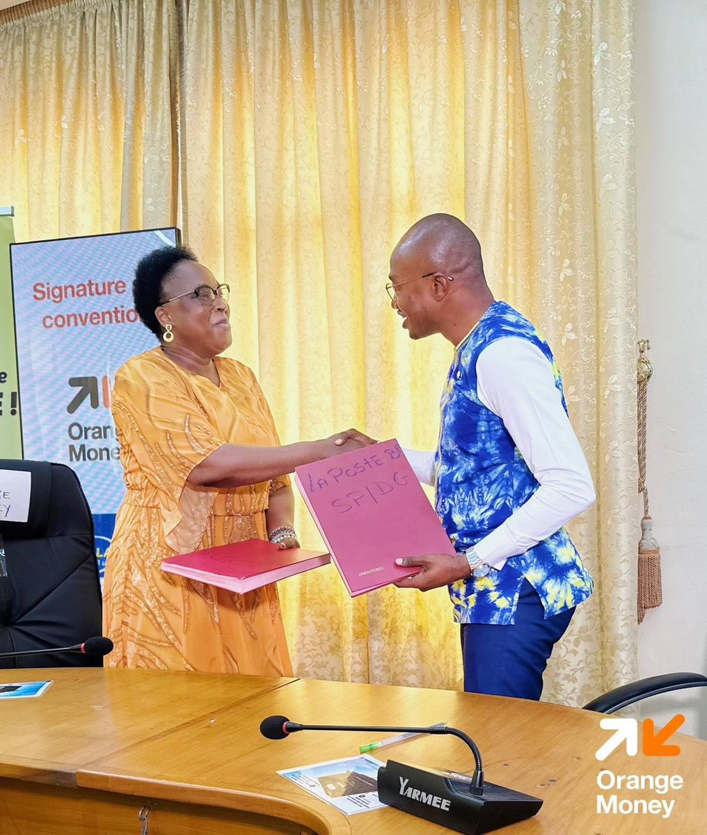Orange Money et la Poste du Burkina Faso ont signé ce matin une convention permettant désormais aux clients d’effectuer 24h/24 des transactions entre leur compte Orange Money et leur compte à la Poste. Un partenariat qui renforce notre engagement à améliorer le bien-être de nos