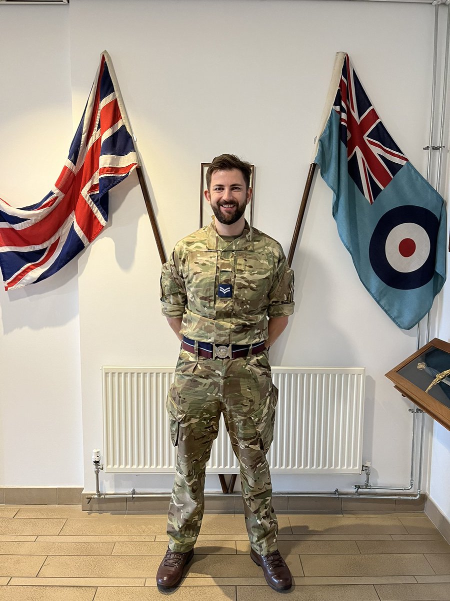 Today marks #ReservesDay &amp; it’s a special one for the <a href="/RAFMedReserves/">RAF Medical Reserves</a> as we celebrate 100 years of the Royal Auxiliary Air Force #RAuxAF100 ✈️🪖

I’m proud to be a reservist paramedic &amp; I’m ever grateful to the support my employer <a href="/stjohnambulance/">St John Ambulance England</a> provides me ❤️
