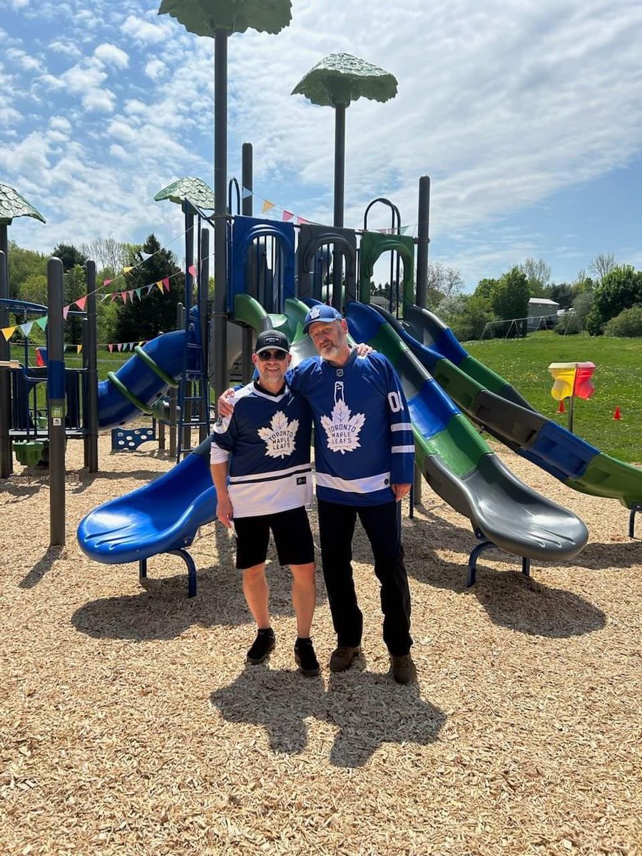 When Mr. O says he'll do anything to help speed up the approval of a playground we didn't realize he'd go this far! Don't worry, though. He remains a Canadiens' fan and he has other plans for that Leafs' jersey😉
<a href="/AVRCE_NS/">Annapolis Valley Regional Centre for Education</a> <a href="/avrce_ps/">AVRCE Programs and Services</a> @DaveJones_AVRCE