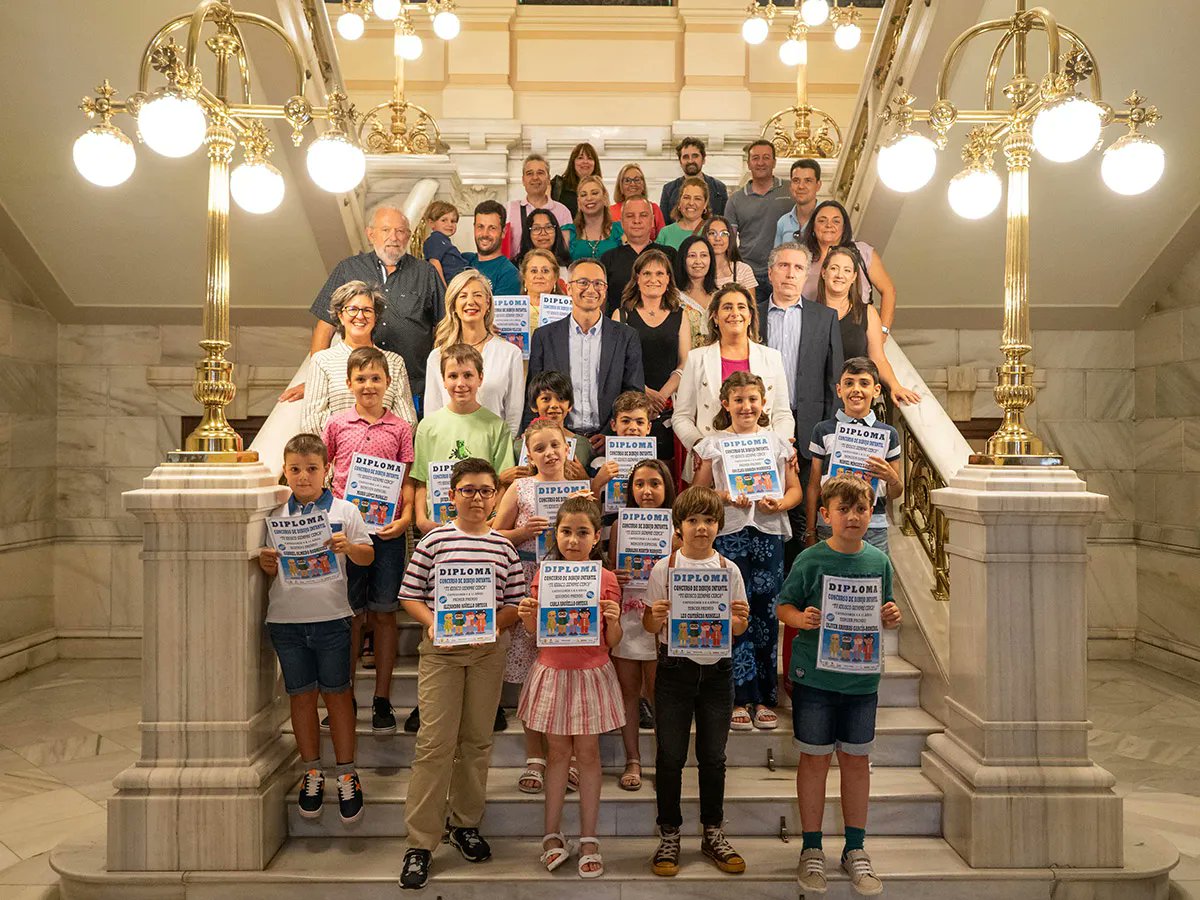 FECOSVA's tweet photo. ℹ Esta tarde hemos entregado los premios a los ganadores del concurso de dibujo infantil #TuKioscoSiempreCerca. Damos las gracias a los casi 400 grandes artistas que han participado y ¡enhorabuena a los premiados! 
👉 https://t.co/sypjTkCaqf https://t.co/VgWmsokP5R