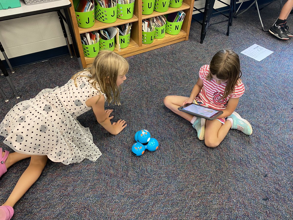 AFleckal's tweet image. We enjoyed coding with Dash Robots this afternoon!  @ShoalCreekStars @LPSSummerAdv #starssc #LPSSummer2024
