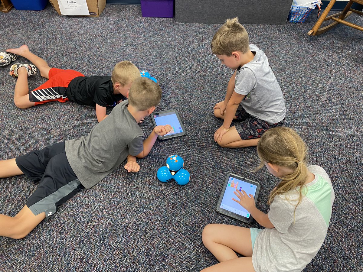 AFleckal's tweet image. We enjoyed coding with Dash Robots this afternoon!  @ShoalCreekStars @LPSSummerAdv #starssc #LPSSummer2024