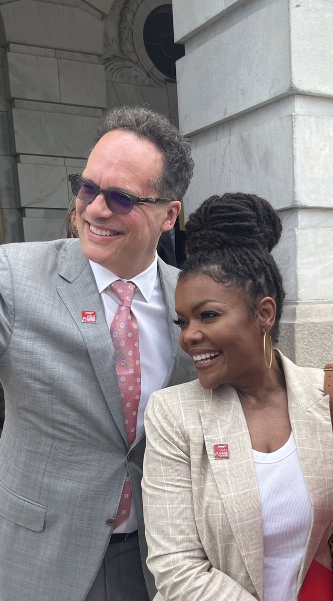 LeslieSiphers's tweet photo. Advocating for the nation’s 48 million family caregivers is hard work. But being a caregiver is harder. Thank you to Yvette Nicole Brown and Diedrich Bader for joining @AARPadvocates #AARPOnTheHill #AARPStaff https://t.co/JutoDBTjrD