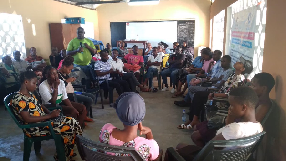 We conducted a training session at kilifi county on Elderly Killings .
Many Elderly people here looses their lifes on fleeing to safety homes on threats of witchcraft. <a href="/HakiYetuOrg/">Haki Yetu</a> ,<a href="/InformAction_KE/">InformAction Kenya</a> <a href="/CatholicRelief/">CatholicRelief</a> <a href="/Caritas_Kenya/">Caritas Kenya</a> <a href="/amnestyusa/">Amnesty International USA</a> <a href="/UraiaTrust/">Uraia Trust</a> <a href="/DefendersKE/">@Defenders Coalition 🇰🇪</a>