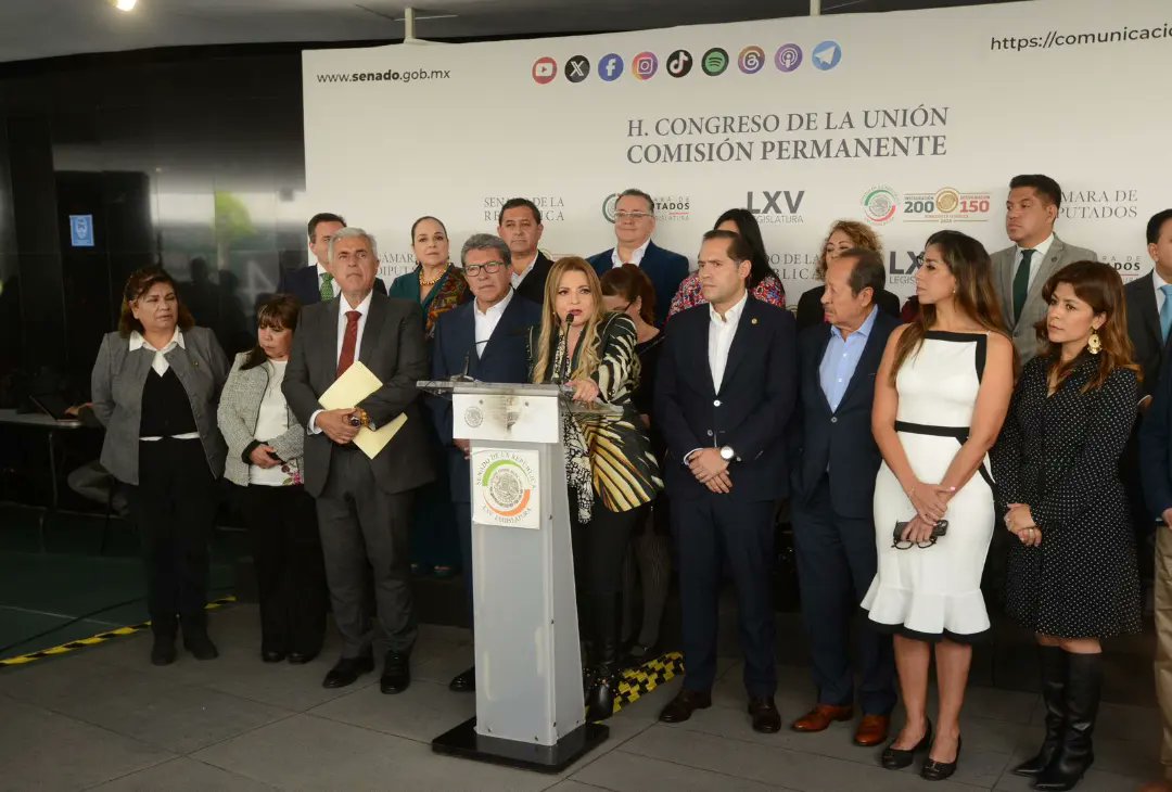 ClaudDelgadillo's tweet photo. Agradezco a @RicardoMonrealA coordinador de la bancada de Morena en el Senado, por su apoyo en la difusión del fraude electoral ocurrido el pasado 2 de junio en Jalisco, y a los legisladores  federales que hoy nos acompañaron en esta conferencia desde el Senado de la República.
 
En Jalisco nos merecemos un gobierno y unas elecciones legítimas, merecemos un proceso limpio y democrático que refleje la voluntad del pueblo.