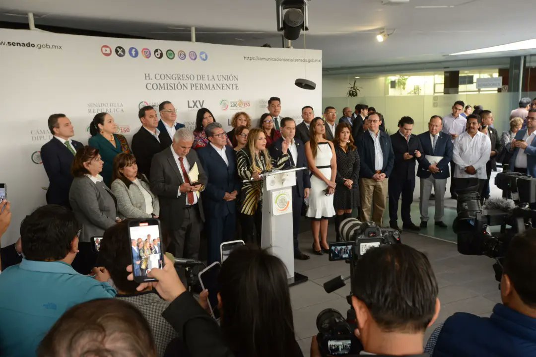 ClaudDelgadillo's tweet photo. Agradezco a @RicardoMonrealA coordinador de la bancada de Morena en el Senado, por su apoyo en la difusión del fraude electoral ocurrido el pasado 2 de junio en Jalisco, y a los legisladores  federales que hoy nos acompañaron en esta conferencia desde el Senado de la República.
 
En Jalisco nos merecemos un gobierno y unas elecciones legítimas, merecemos un proceso limpio y democrático que refleje la voluntad del pueblo.