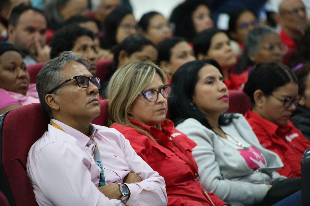 "El bloqueo a Venezuela ha pasado por dañar el corazón de la economía venezolana: PDVSA. Su finalidad era destruir la economía y lograr los objetivos políticos." enfatizó William Castillo.