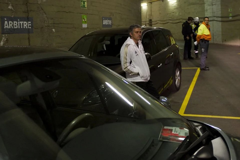 <a href="/B24PT/">B24</a> Ronaldo a fazer uma espera ao árbitro no final do jogo: