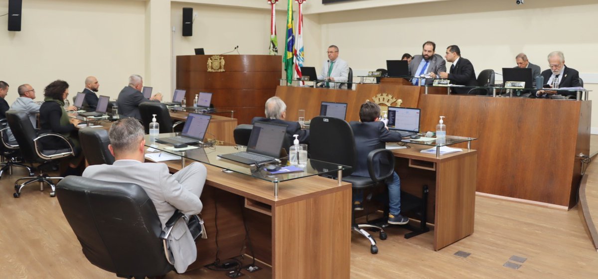 camarafpolis's tweet photo. POR DENTRO DA CÂMARA: Você sabe a diferença entre Sessão Ordinária, Extraordinária e Comemorativa?🤔

Passa para o lado >>>> https://t.co/AyQPOg3NVm