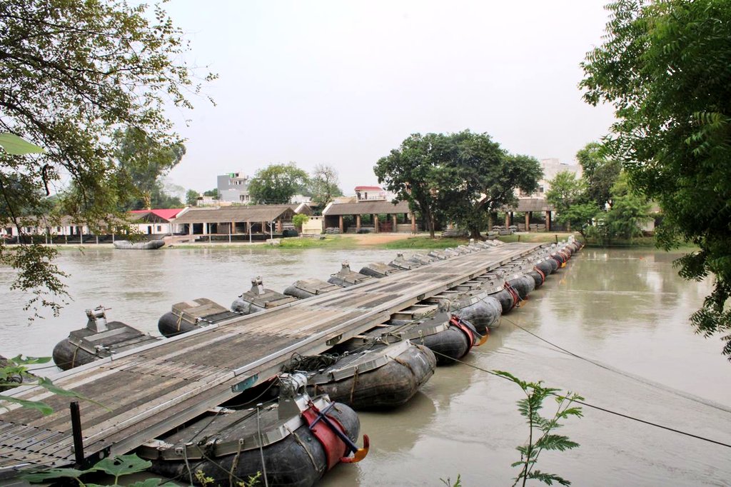 PRODefDehradun's tweet image. BEG &amp;amp; Centre, #Roorkee successfully conducted a 72-hr #training ex for 128 trainees.

EX-SANGARSH showcased exceptional #CombatEngineering skills as trainees launched a 95.82m floating bridge across Upper Ganga Canal at night, demonstrating professional competence &amp;amp; teamwork.