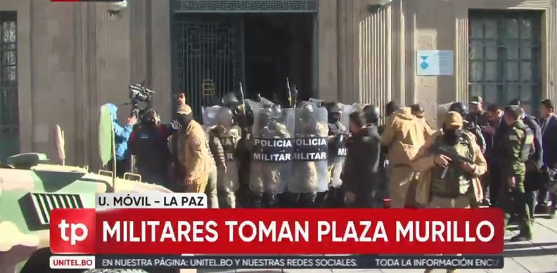 🇧🇴 | 🚨 AGORA: GOLPE DE ESTADO NA BOLIVIA

Os militares arrombaram a porta do Palácio Murillo, sede do governo da Bolívia.

O general Zuniga, que lidera o grupo, já adentrou o prédio.

#golpebolivia
#Bolivia