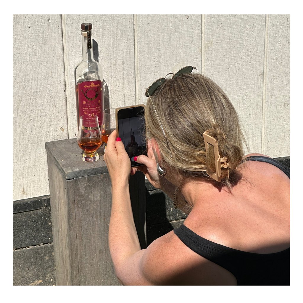 kandabrand's tweet photo. Behind every perfect social media picture, you'll find K+A contorted in all sorts of bends and twists to nail that shot. #worthit 📸💪☀️ https://t.co/j7vd9iGx37
