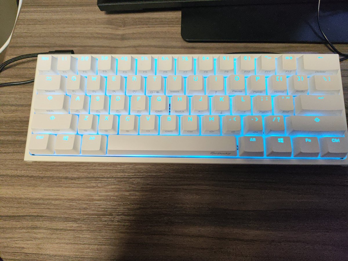 FeedzOneTV's tweet photo. @5eniorDeveloper Abajo: Zuoya Gmk87 con switches marcha green y keycaps pudding, arriba: Royal Kludge m75 switches brown&amp;black, en el trabajo uso un ducky one pro 2 mini, switches red silent https://t.co/katM6rRXUr