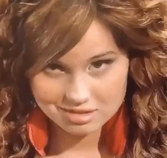 eimmik_'s tweet photo. that mouth thing that jess does #loveIsland https://t.co/rEBSIk4aAf