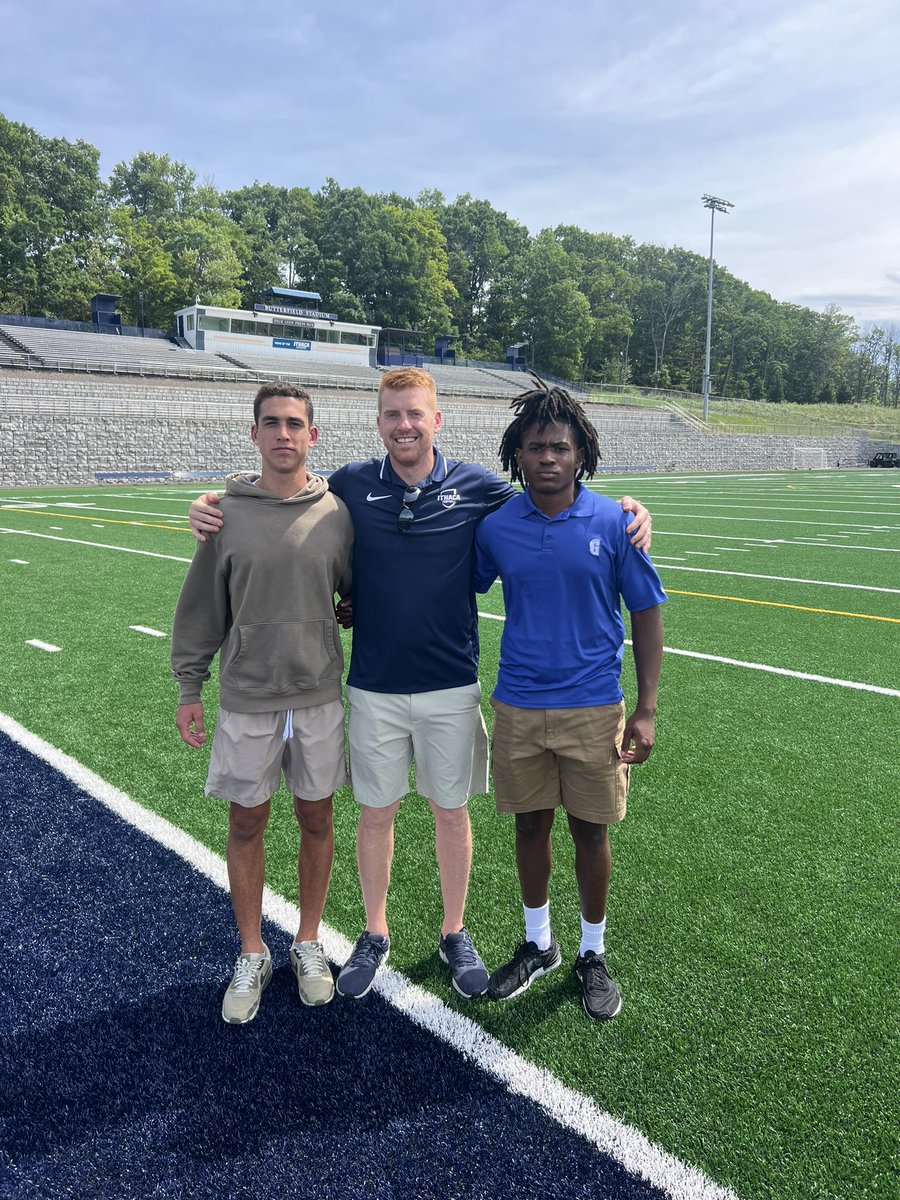 Roderick (Rj) Boynton II (@rjboyntonii) on Twitter photo Ithaca College Offered Via <a href="/CoachTerp_/">Mike Toerper</a> ! <a href="/CoachGrigs619/">Kerry Grigsby</a> <a href="/jkowalczyk16/">Josh Kowalczyk</a> <a href="/MaguireBrandon/">Brandon Maguire</a> <a href="/Coach_Mi11er/">Andrew Miller</a> <a href="/sims_coach/">COACH SIMS</a> <a href="/soflarecruiting/">SoFla Recruiting</a> <a href="/GPrep_FB/">Gulliver Prep Football</a>
#gobombers💣 Ithaca College Offered Via <a href="/CoachTerp_/">Mike Toerper</a> ! <a href="/CoachGrigs619/">Kerry Grigsby</a> <a href="/jkowalczyk16/">Josh Kowalczyk</a> <a href="/MaguireBrandon/">Brandon Maguire</a> <a href="/Coach_Mi11er/">Andrew Miller</a> <a href="/sims_coach/">COACH SIMS</a> <a href="/soflarecruiting/">SoFla Recruiting</a> <a href="/GPrep_FB/">Gulliver Prep Football</a>
#gobombers💣
