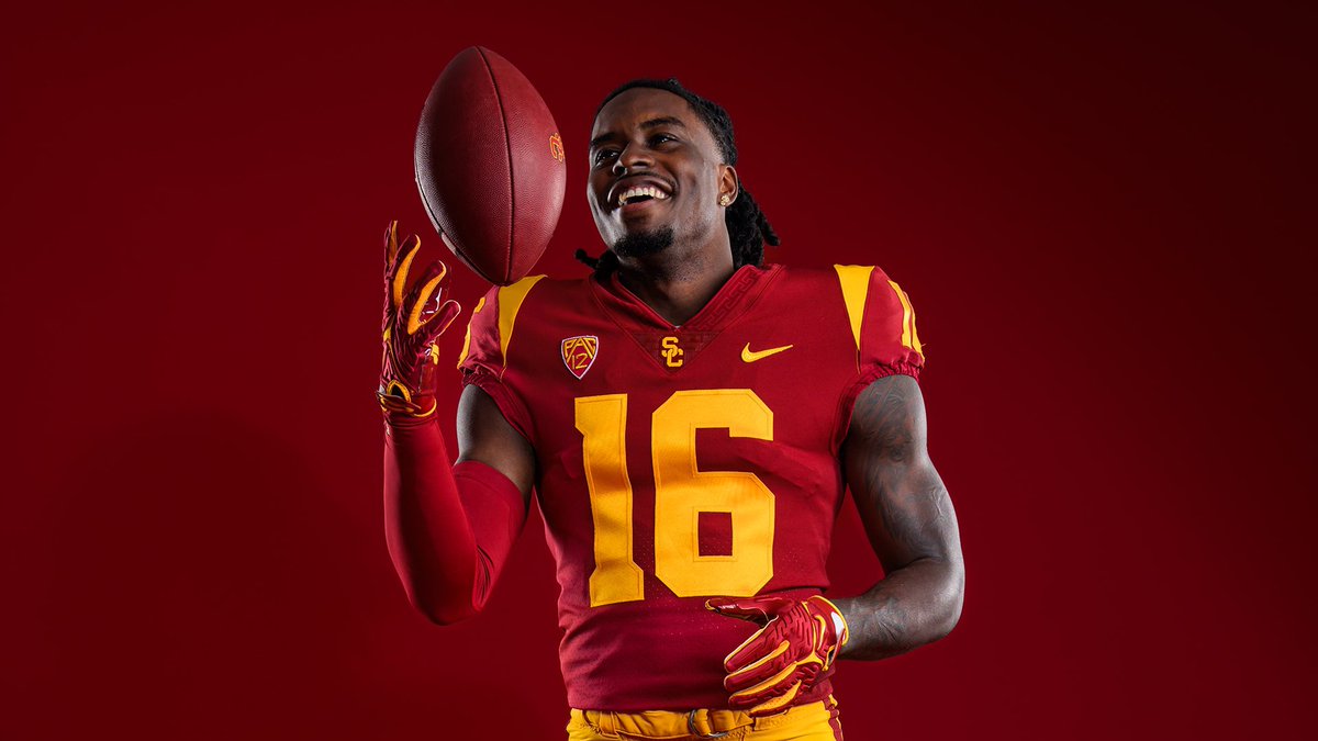 RomeroWestCoast's tweet image. My first USC jersey was a USC cornerback Prophet Brown jersey 🔥

#FightOn ✌🏿| @uscfb | @ProphetPb